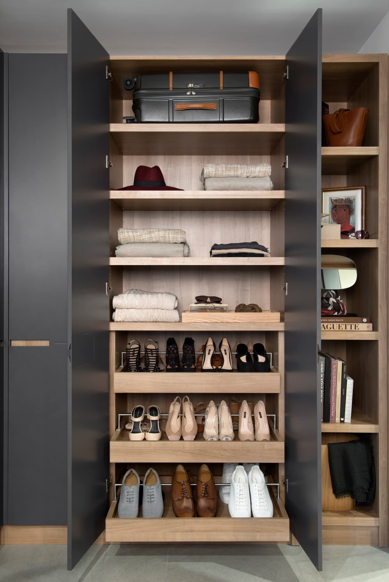 DT1 interior — 12
