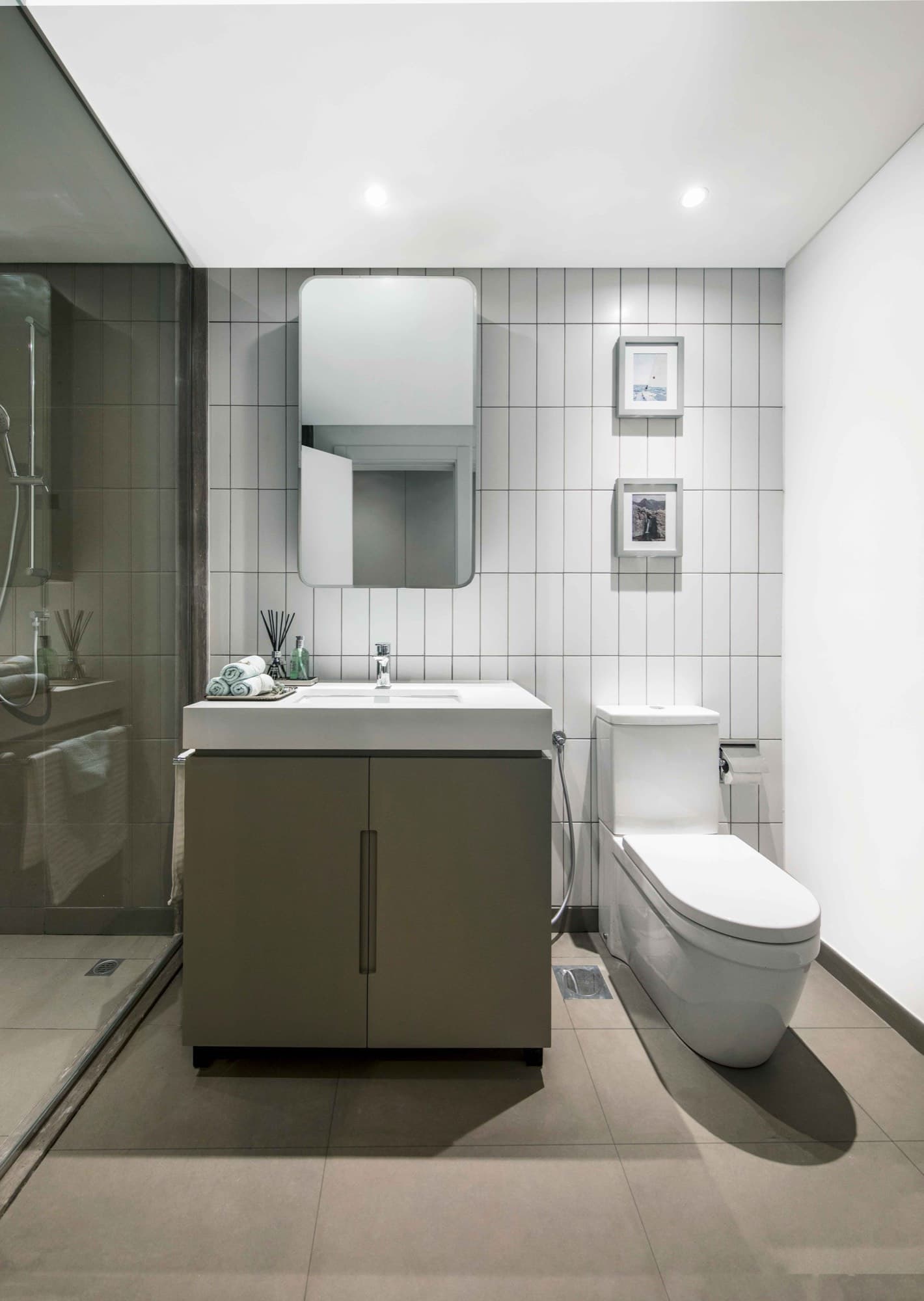 Eaton Place interior — 12