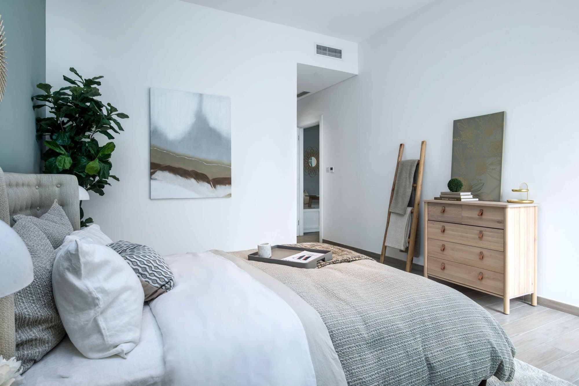 Eaton Place interior — 16